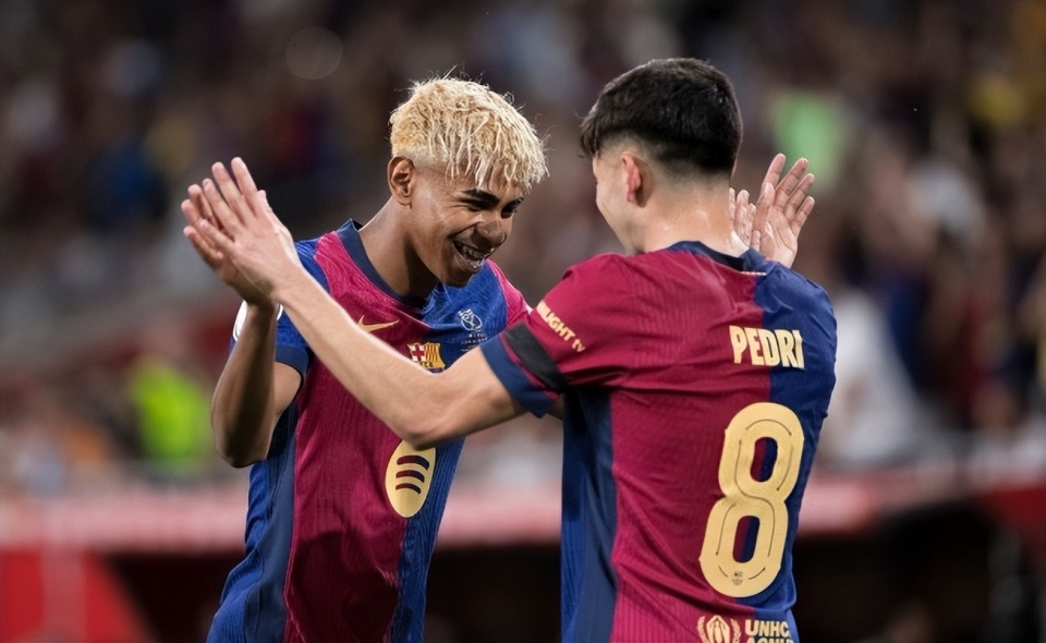 记者：埃贝尔明确表示，只有于帕离队拜仁才会签卢克巴